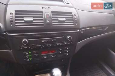 Седан BMW 3 Series 2010 в 