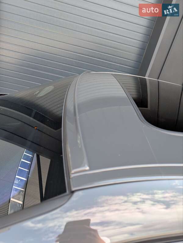 Седан BMW 3 Series 2023 в Львове