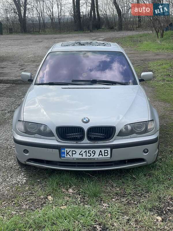 Седан BMW 3 Series 2003 в Недригайлове