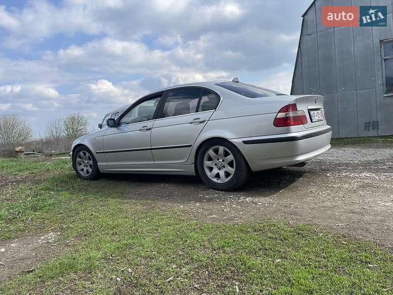 Седан BMW 3 Series 2003 в Недригайлове