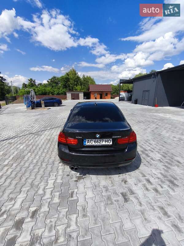 Седан BMW 3 Series 2013 в Шацьку