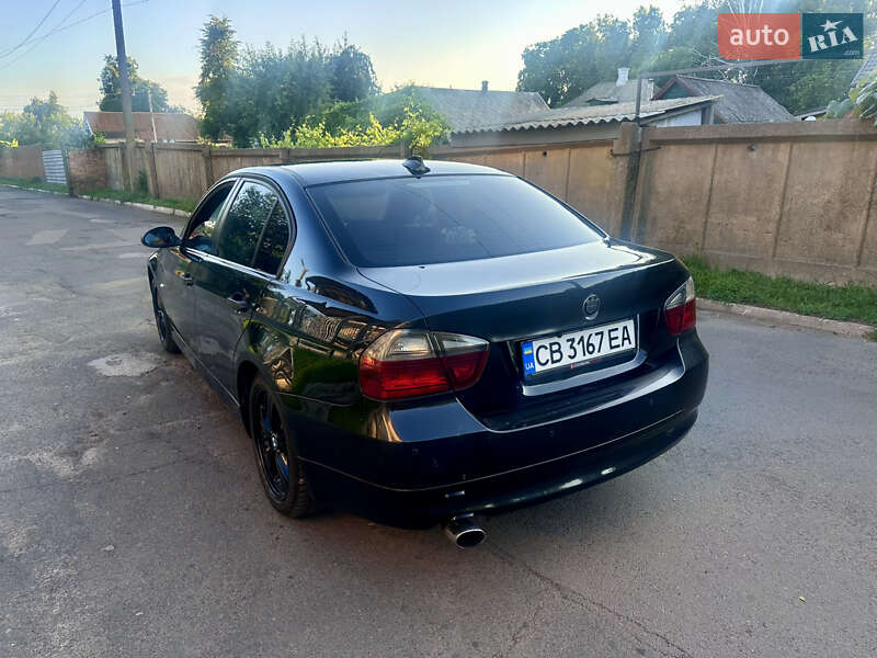 Седан BMW 3 Series 2005 в Прилуках
