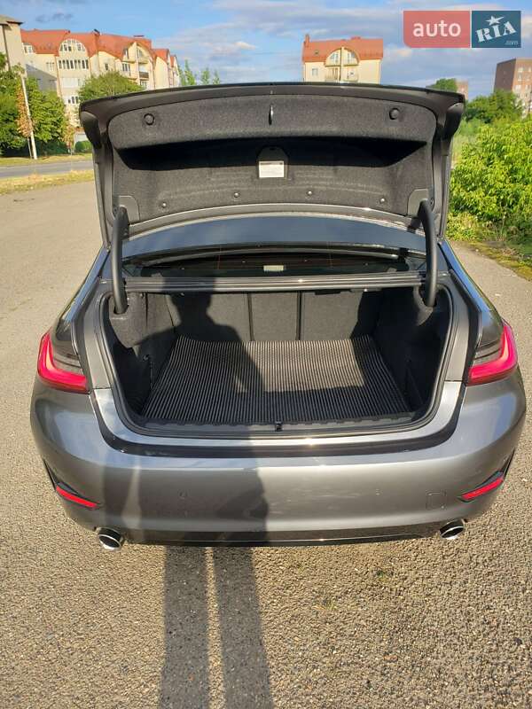 Седан BMW 3 Series 2019 в Коломиї