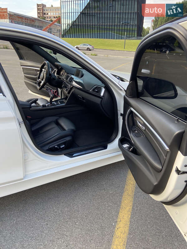 Седан BMW 3 Series 2017 в Киеве