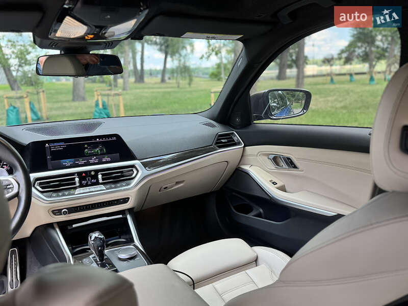 Седан BMW 3 Series 2019 в Києві