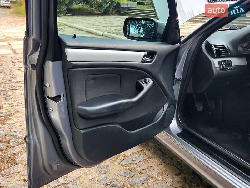 Універсал BMW 3 Series 2004 в Києві фото 11 Універсал BMW 3 Series 2004 в Києві