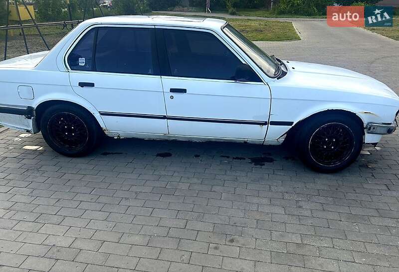 Седан BMW 3 Series 1986 в Новой Водолаге