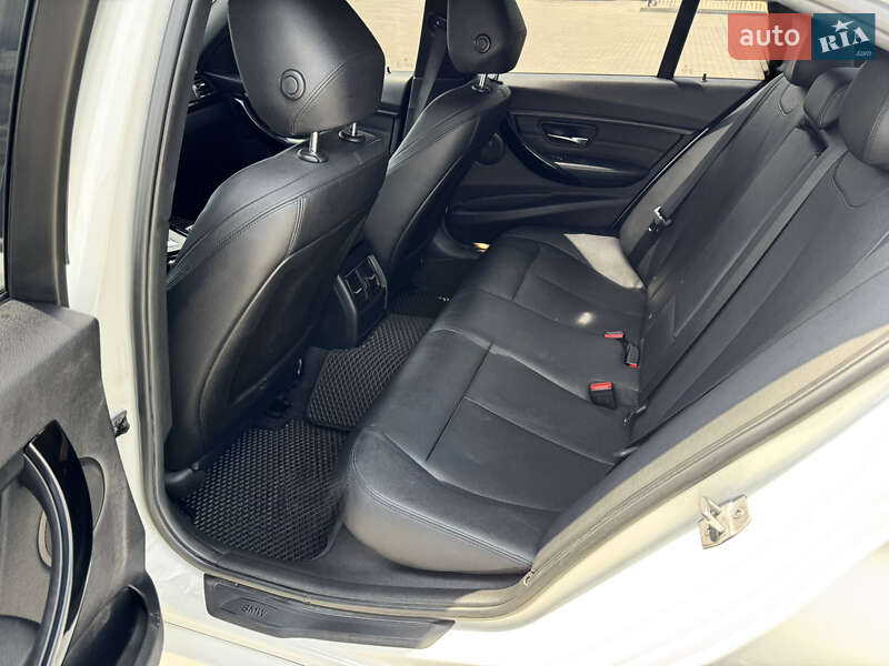 Седан BMW 3 Series 2016 в Вінниці