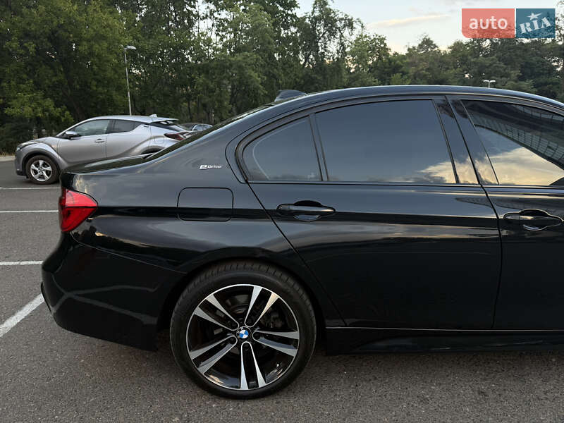 Седан BMW 3 Series 2016 в Одессе
