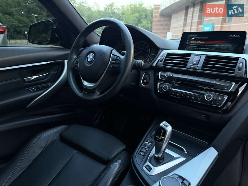 Седан BMW 3 Series 2016 в Одессе