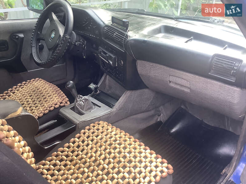 Седан BMW 3 Series 1987 в Ізмаїлі