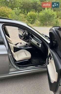 Седан BMW 3 Series 2010 в 