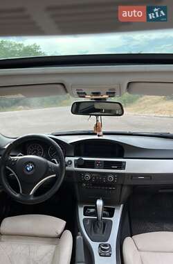 Седан BMW 3 Series 2010 в 