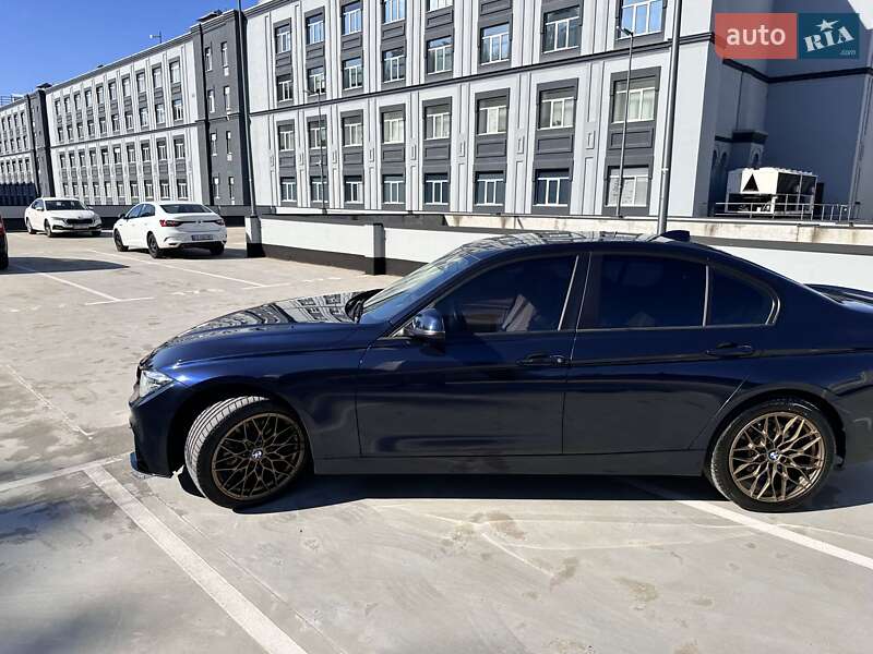 Седан BMW 3 Series 2015 в Киеве