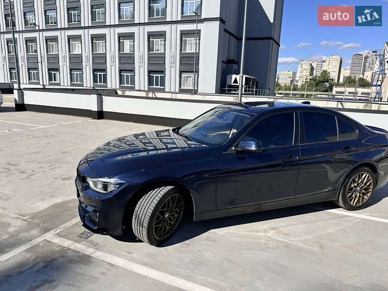Седан BMW 3 Series 2015 в Киеве