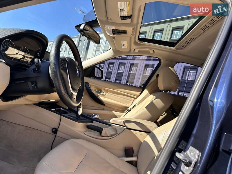 Седан BMW 3 Series 2015 в Киеве