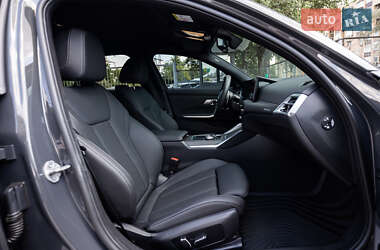 Седан BMW 3 Series 2025 в 
