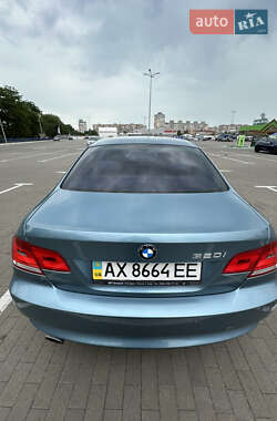Седан BMW 3 Series 2009 в 
