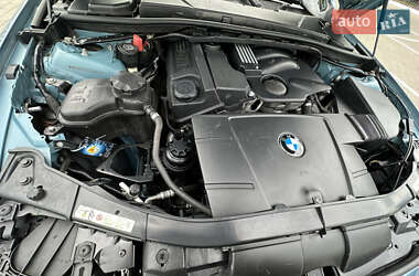 Седан BMW 3 Series 2009 в 