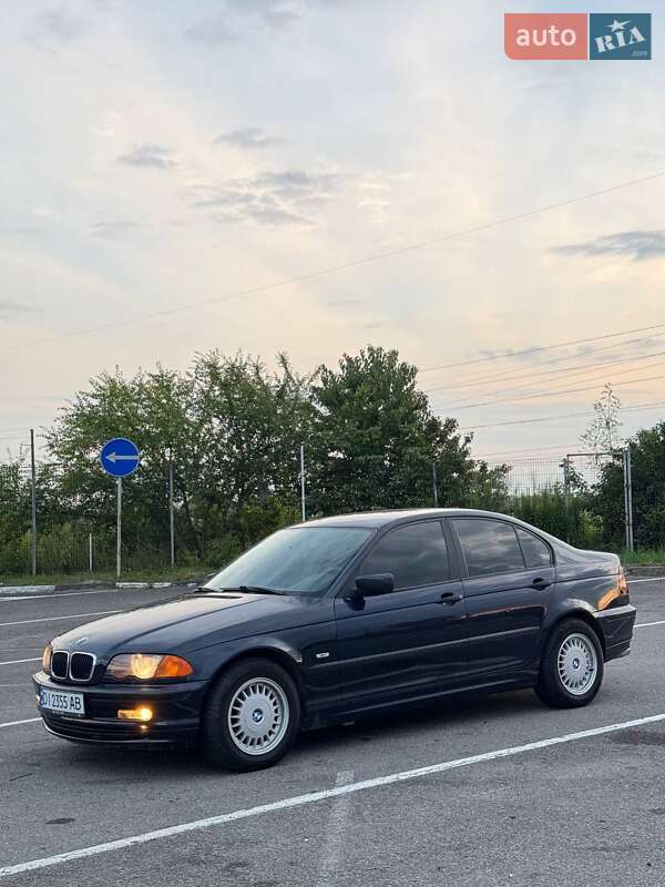 Седан BMW 3 Series 2000 в Дубровиці