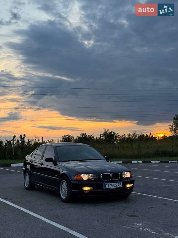 Седан BMW 3 Series 2000 в Дубровиці