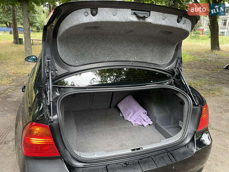 Седан BMW 3 Series 2006 в Киеве