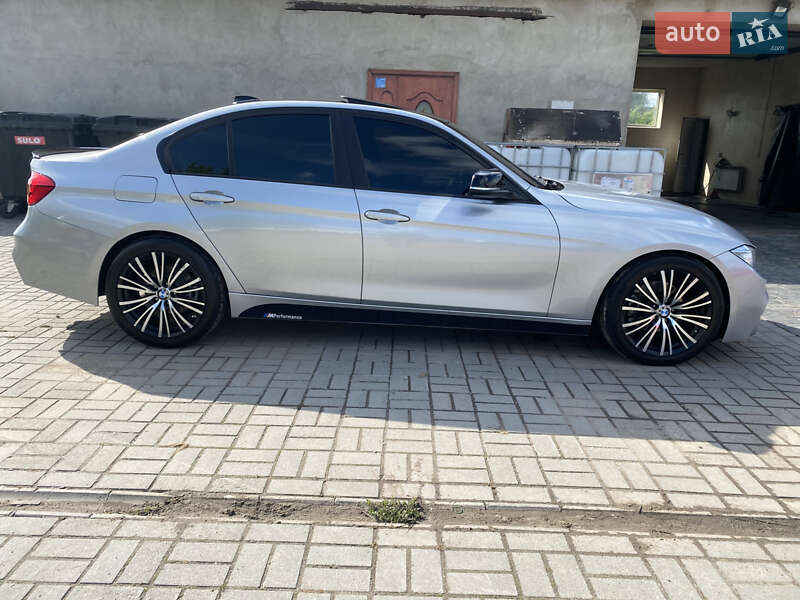 Седан BMW 3 Series 2013 в Львове