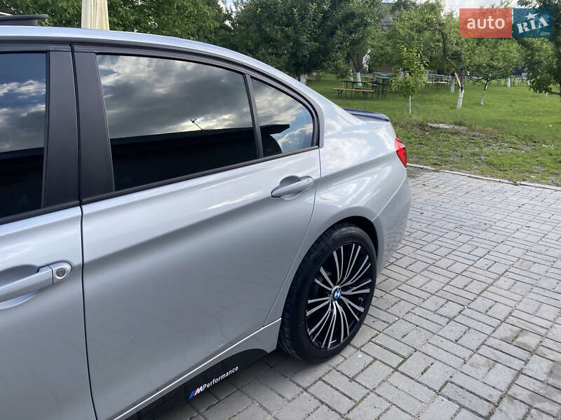 Седан BMW 3 Series 2013 в Львове