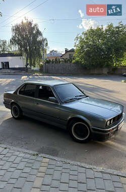 Седан BMW 3 Series 1987 в Виннице