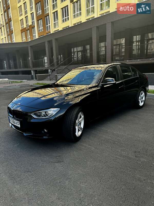 Седан BMW 3 Series 2015 в Крюківщині