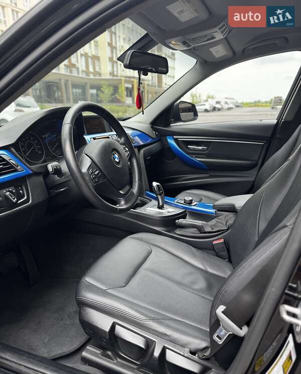 Седан BMW 3 Series 2015 в Крюківщині