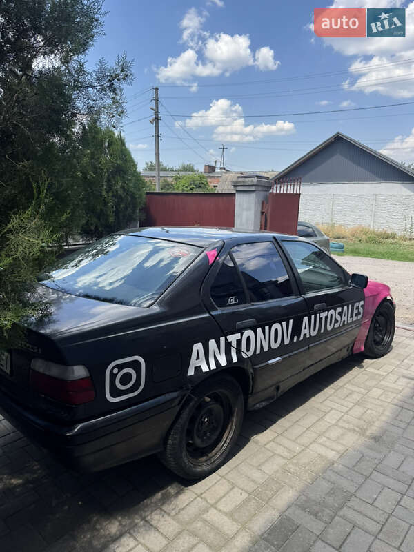 Седан BMW 3 Series 1992 в Днепре