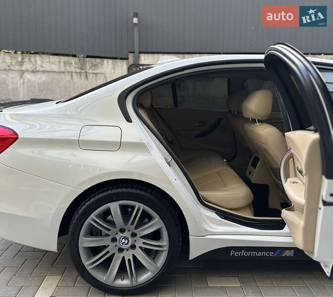 Седан BMW 3 Series 2015 в Вінниці