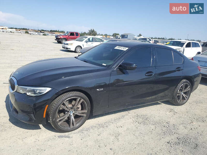 Седан BMW 3 Series 2022 в Киеве