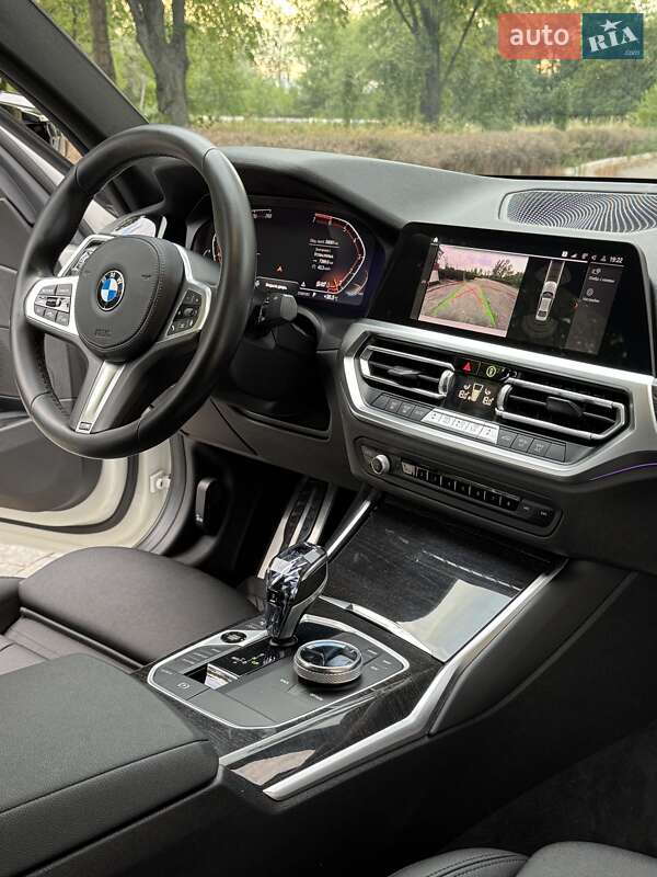 Седан BMW 3 Series 2021 в Днепре
