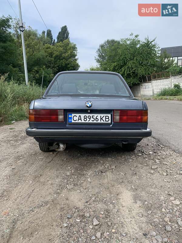 Седан BMW 3 Series 1986 в Киеве
