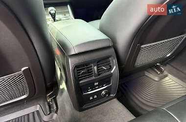 Седан BMW 3 Series 2019 в 