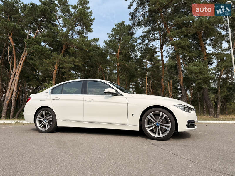 Седан BMW 3 Series 2017 в Киеве