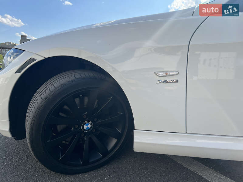 Седан BMW 3 Series 2011 в Киеве
