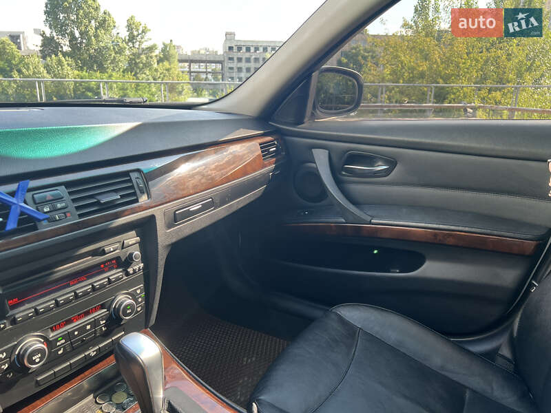 Седан BMW 3 Series 2011 в Киеве