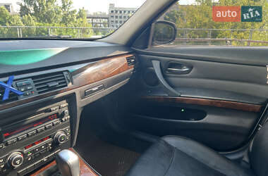 Седан BMW 3 Series 2011 в 