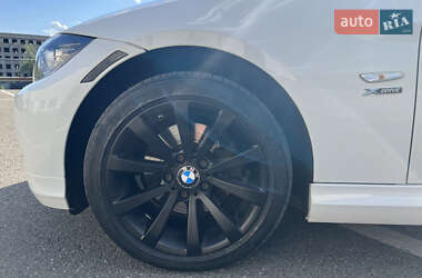 Седан BMW 3 Series 2011 в 