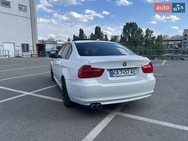 Седан BMW 3 Series 2011 в Киеве
