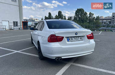 Седан BMW 3 Series 2011 в 