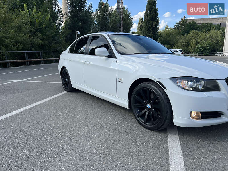 Седан BMW 3 Series 2011 в Киеве