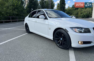 Седан BMW 3 Series 2011 в 