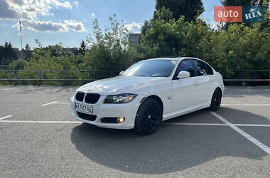 Седан BMW 3 Series 2011 в 