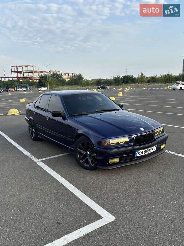 Седан BMW 3 Series 1996 в Киеве