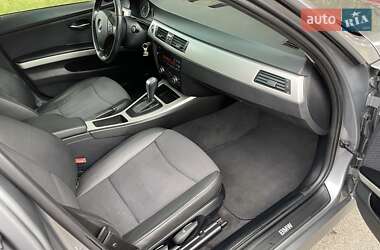 Седан BMW 3 Series 2011 в 