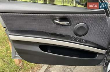 Седан BMW 3 Series 2011 в 